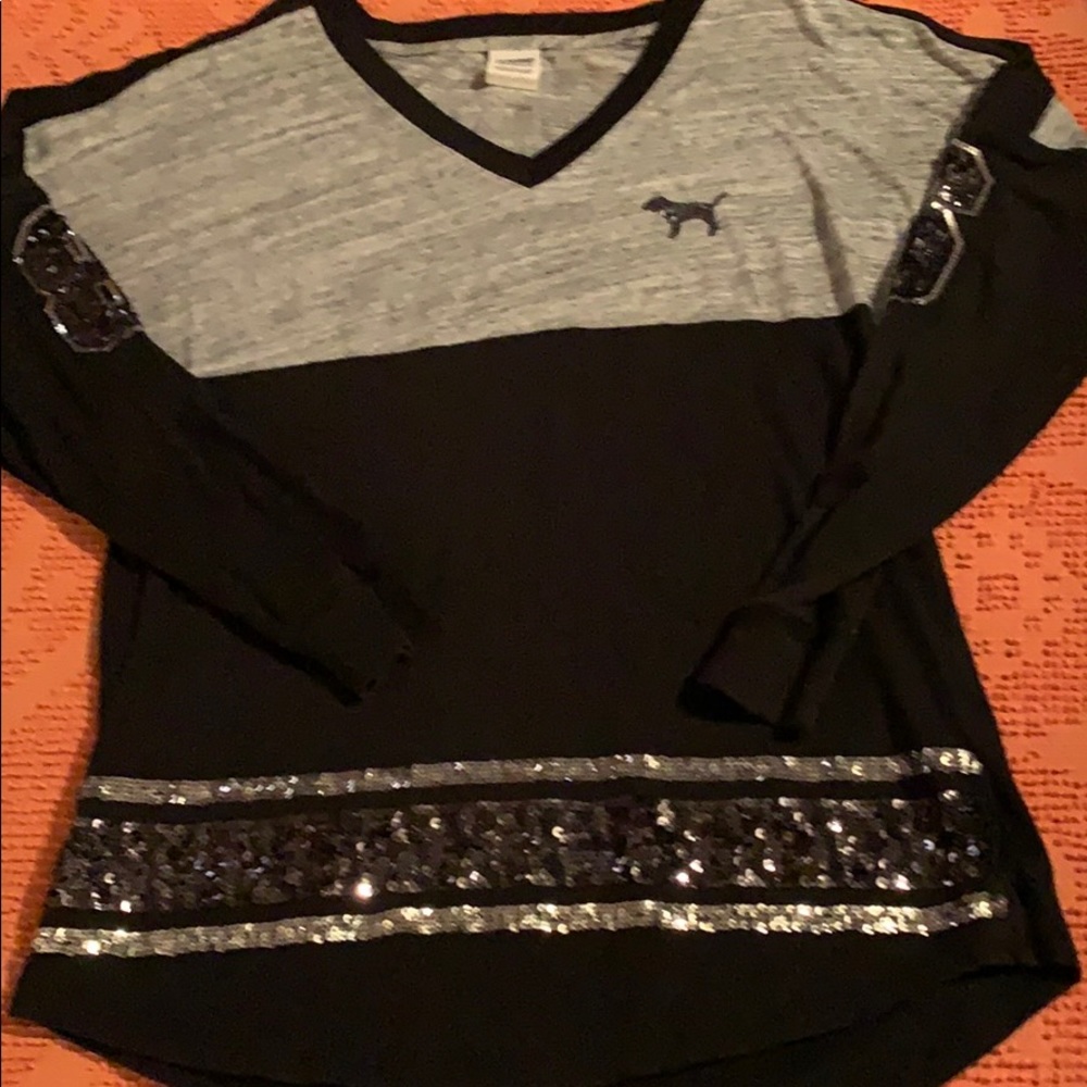 VS Pink long sleeve shirt